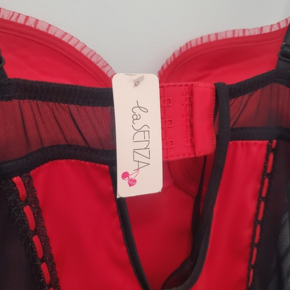 La Senza Red Satin Linergie Set in Size Small NWT - Picture 4 of 9